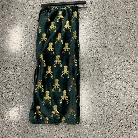 Adirondack Christmas Reindeer Printed Metallic Gold Green Plush Throw Blanket - Picture 3 of 10